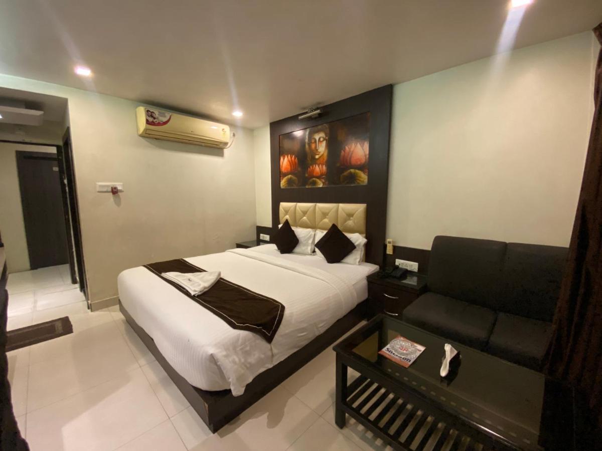 Sheldon Hotel Колката Екстериор снимка