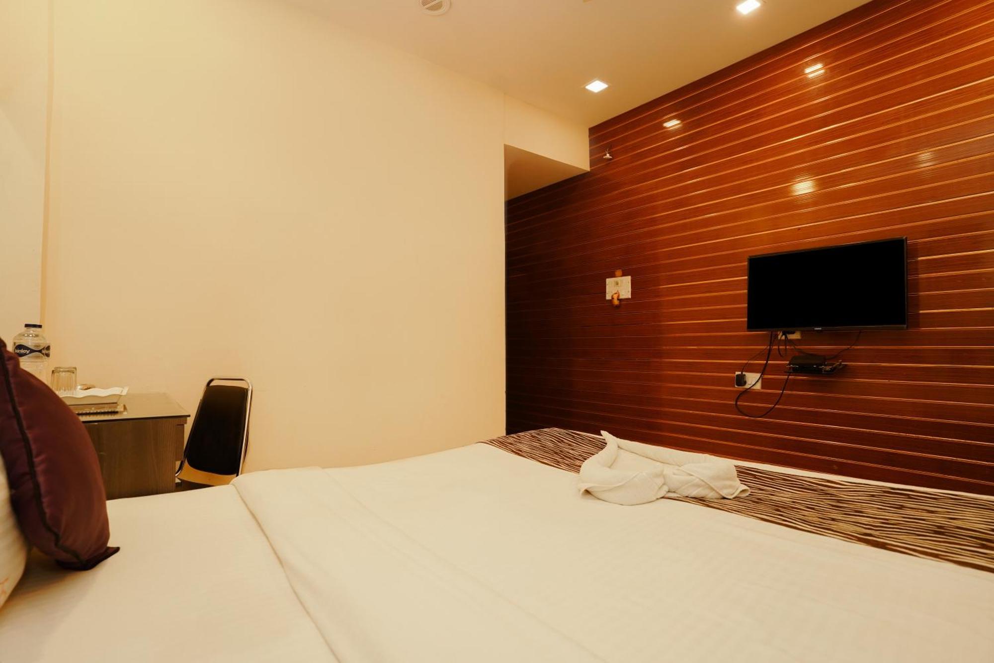 Sheldon Hotel Колката Екстериор снимка