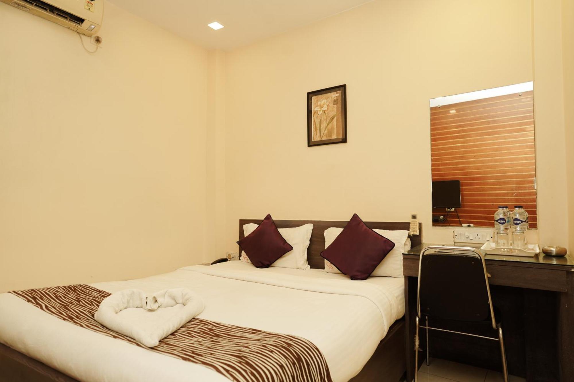 Sheldon Hotel Колката Екстериор снимка