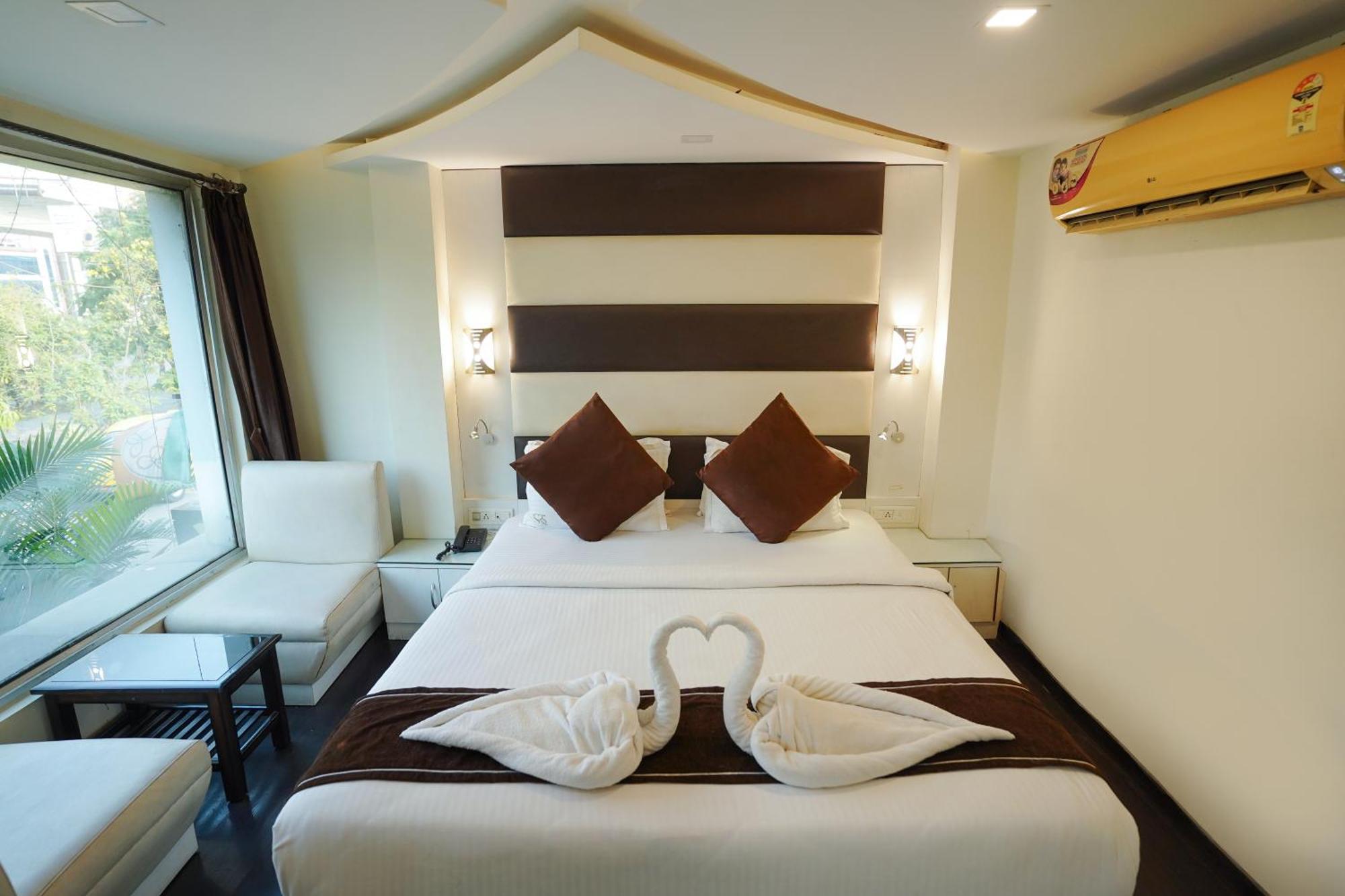Sheldon Hotel Колката Екстериор снимка