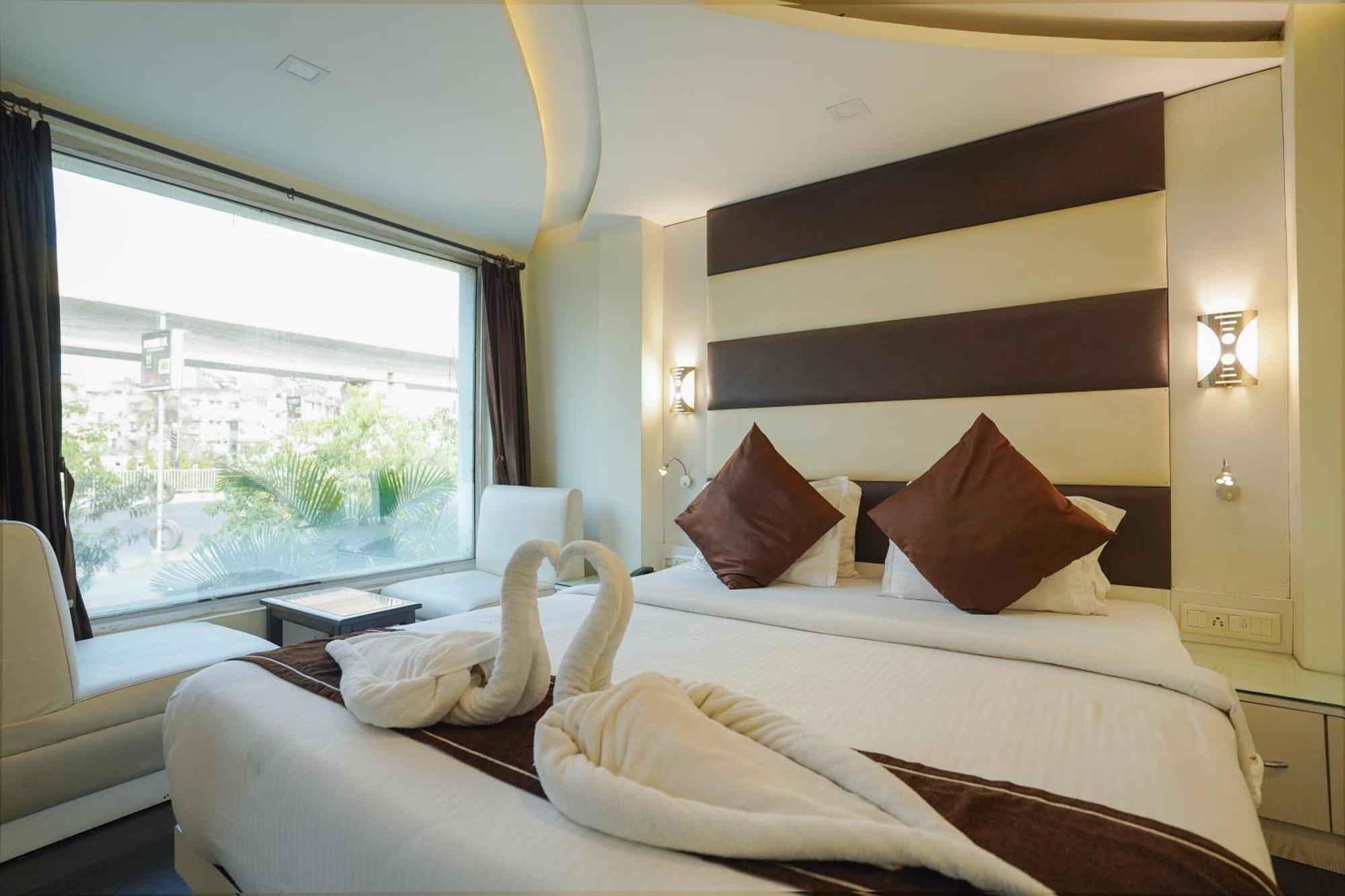 Sheldon Hotel Колката Екстериор снимка